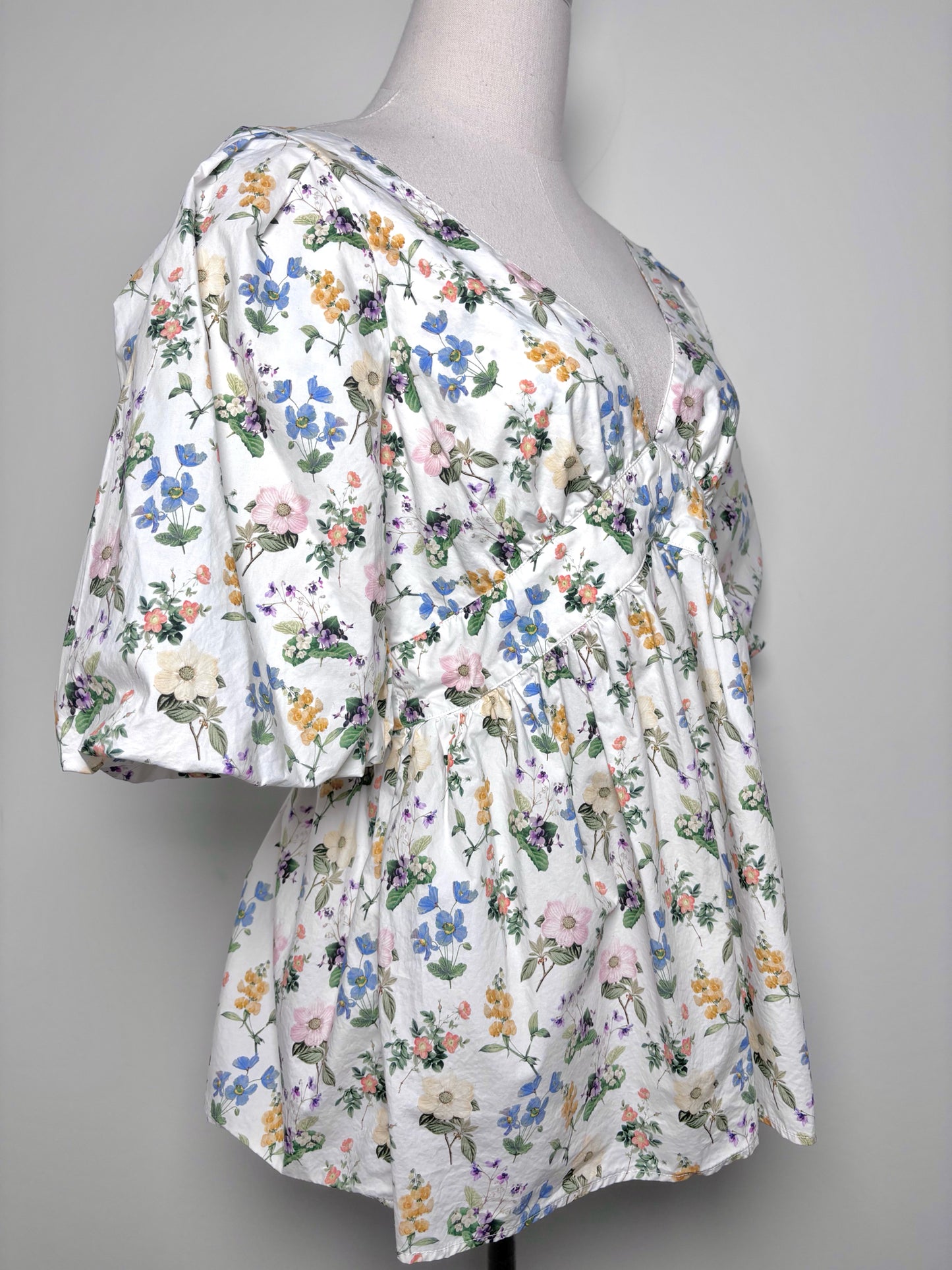 Women Size M Marissa Webb White, blue, pink, green, yellow Floral Cotton Blouse