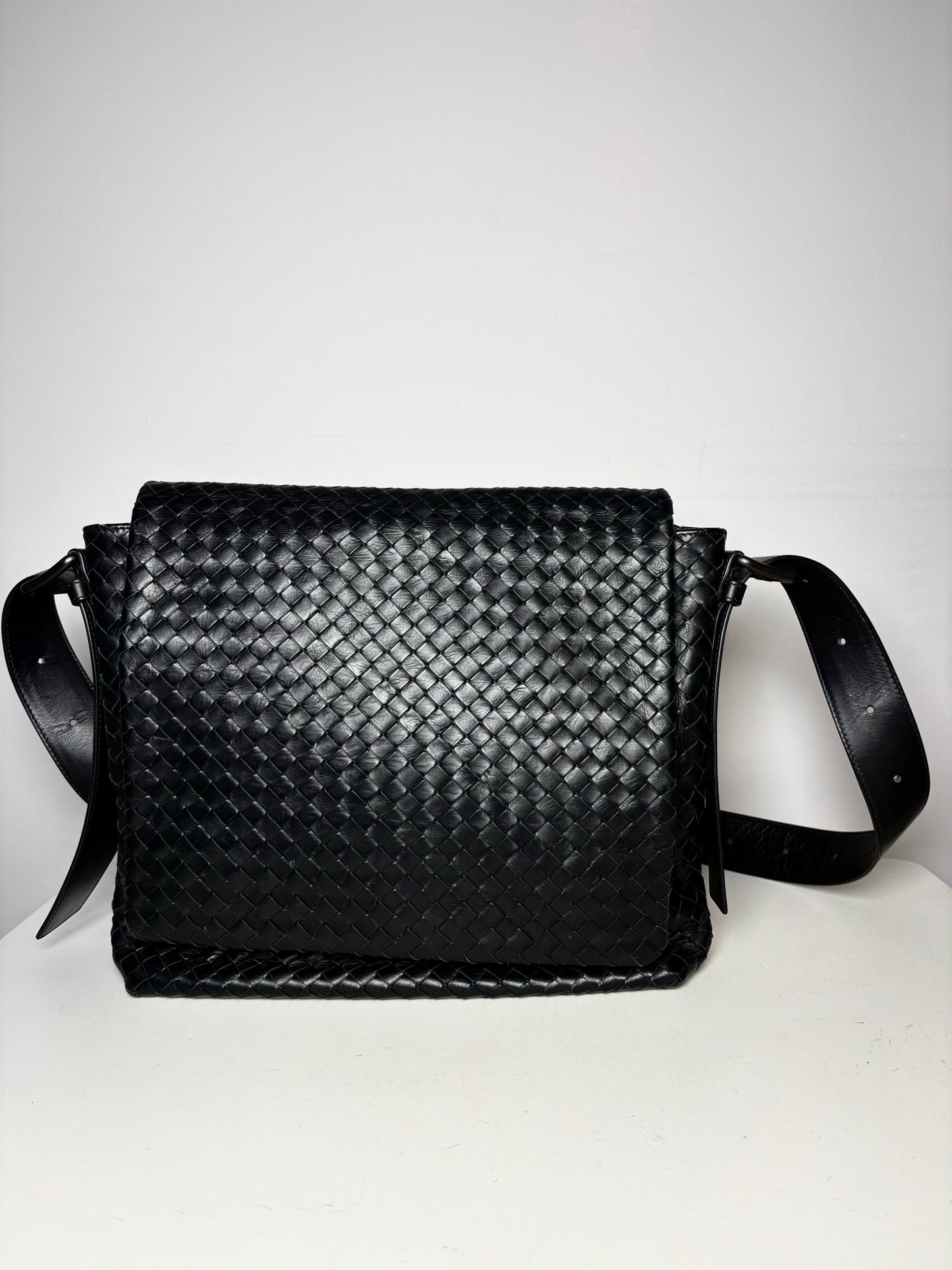 Bottega Veneta Woven Leather Pre-owned Black Calfskin Large Purse