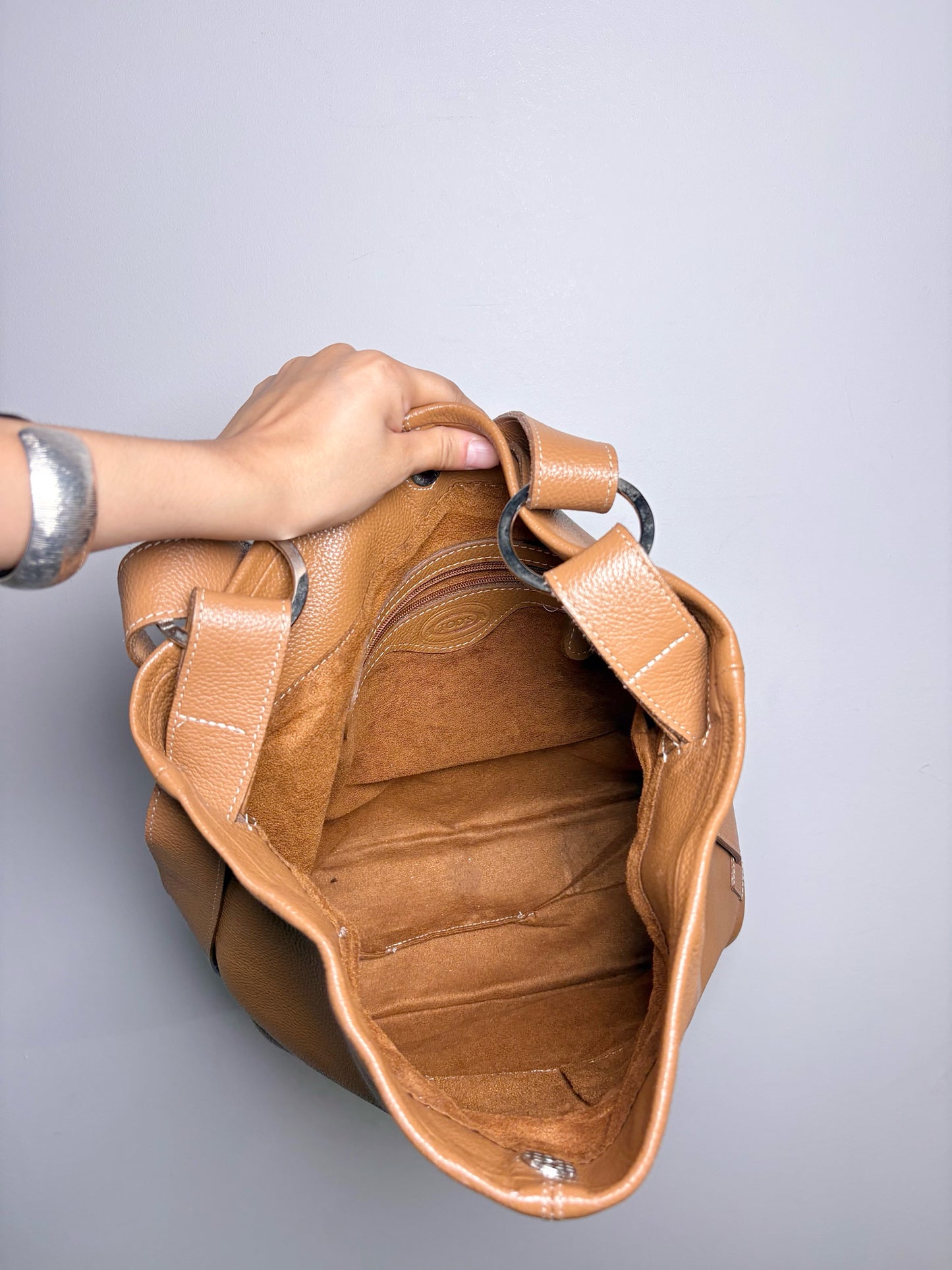 Tod's Solid Leather Camel Cowhide Di Shoulder Purse