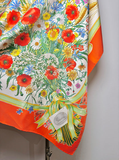 Gucci Floral Printed Hand-rolled 33 x 33 Vintage Silk Scarf