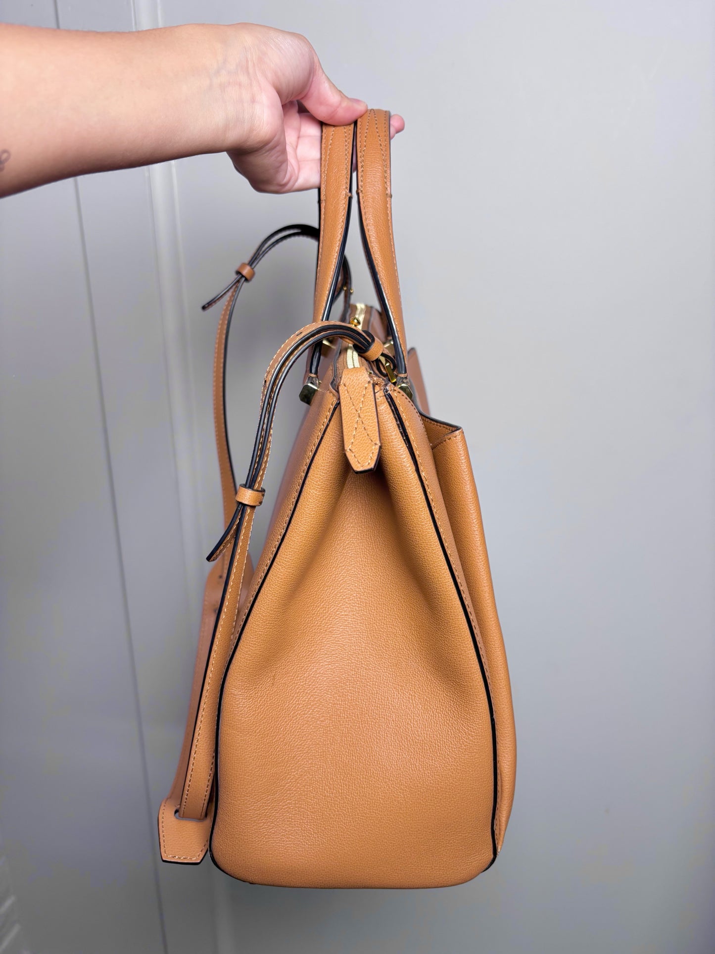 Lancel Solid Leather Camel Medium Purse