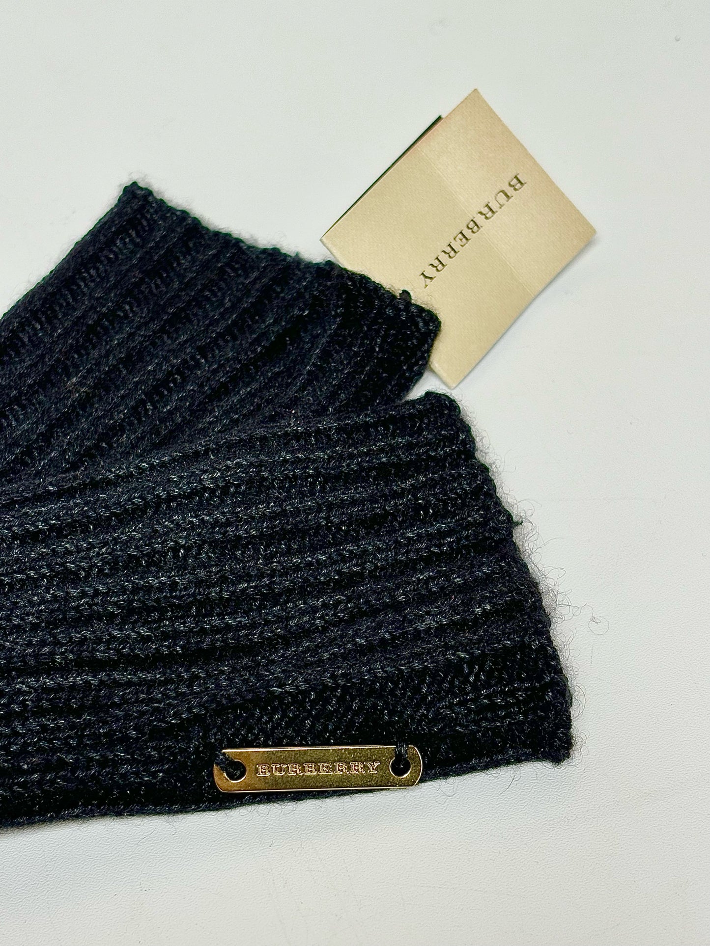 Women's Black Burberry Medium Cashmere Ribbed Gloves