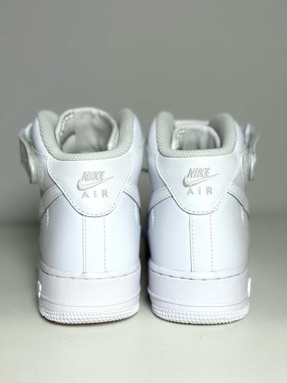 W Shoe Size 9 Nike White Leather Air Force 1 Tennis shoes