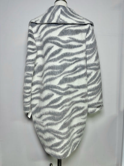 Women Size 10 Peserico White Zebra 50% Wool 49% Alpca 1% Nylon Coat