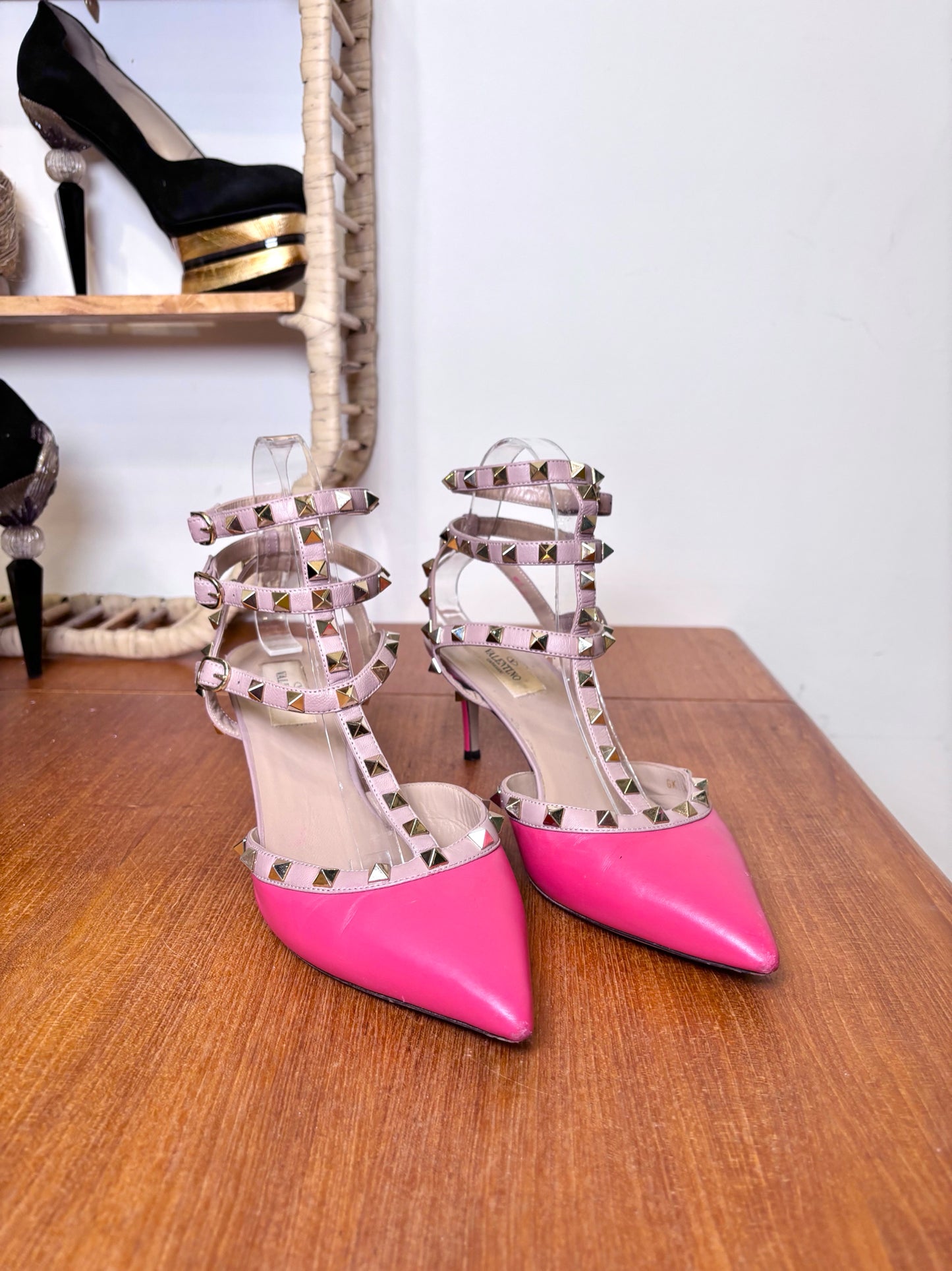 Valentino Garavani Fuchsia Rockstud Caged Kitten Heel Pre-owned Pump