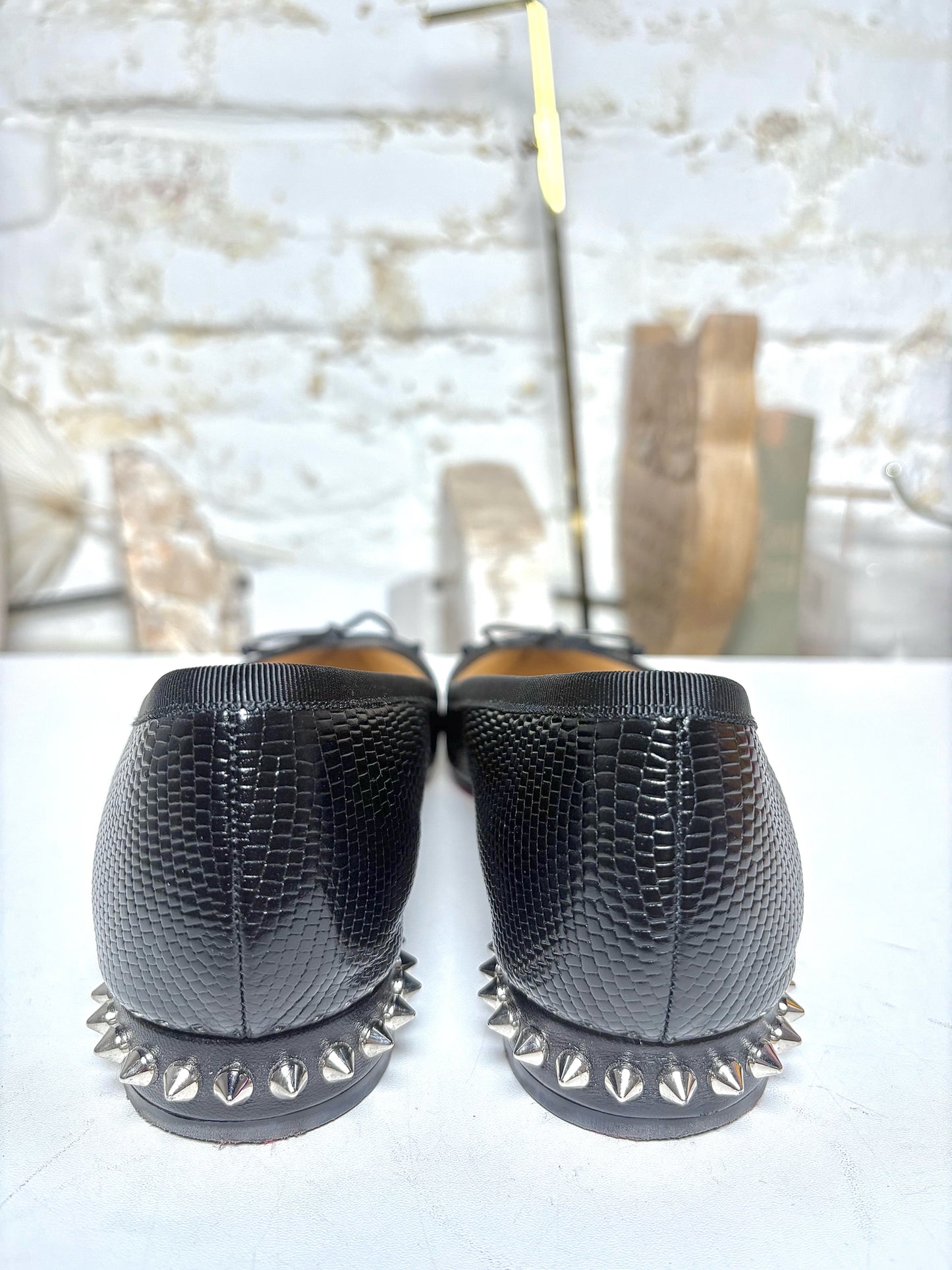 W Shoe Size 38.5 Christian Louboutin Black Leather Calf Pre-owned Flats
