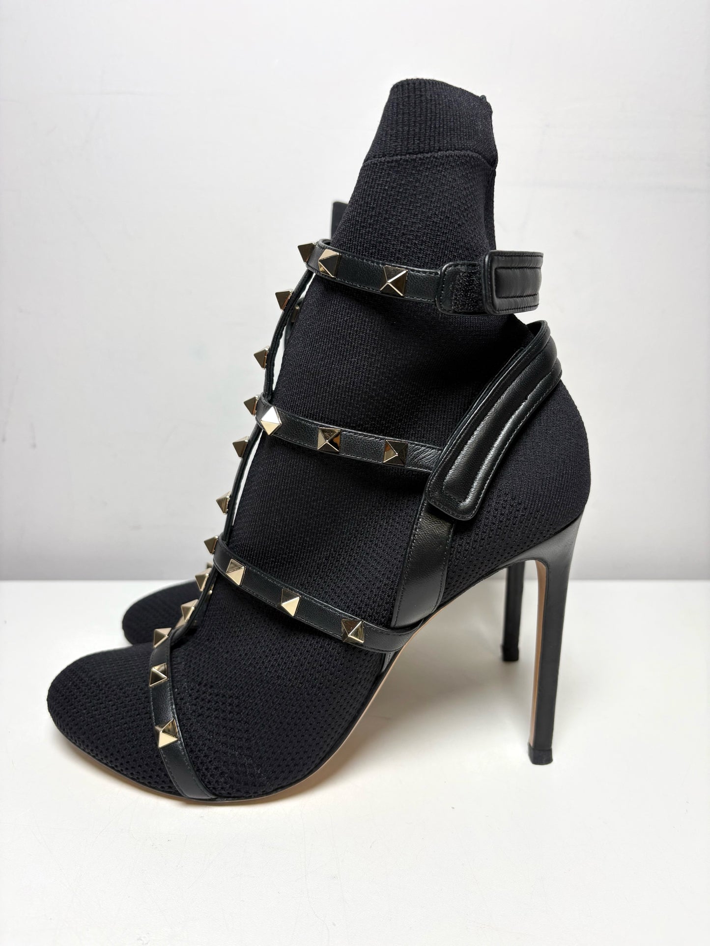 W Shoe Size 38 Valentino Garavani Black Stretc Leather Rockstud Pre-owned Boots