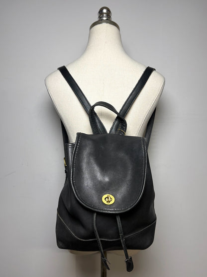 Women's Coach 9791 Black Leather Vintage Pre-Owned Medium Backpack