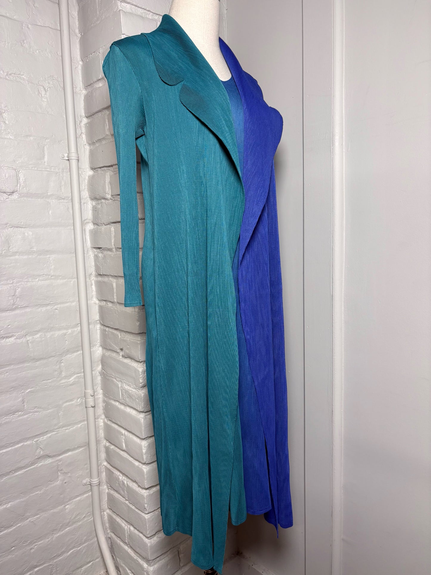 Women Size M Vanite Couture Blue Ombre Pleats Dress