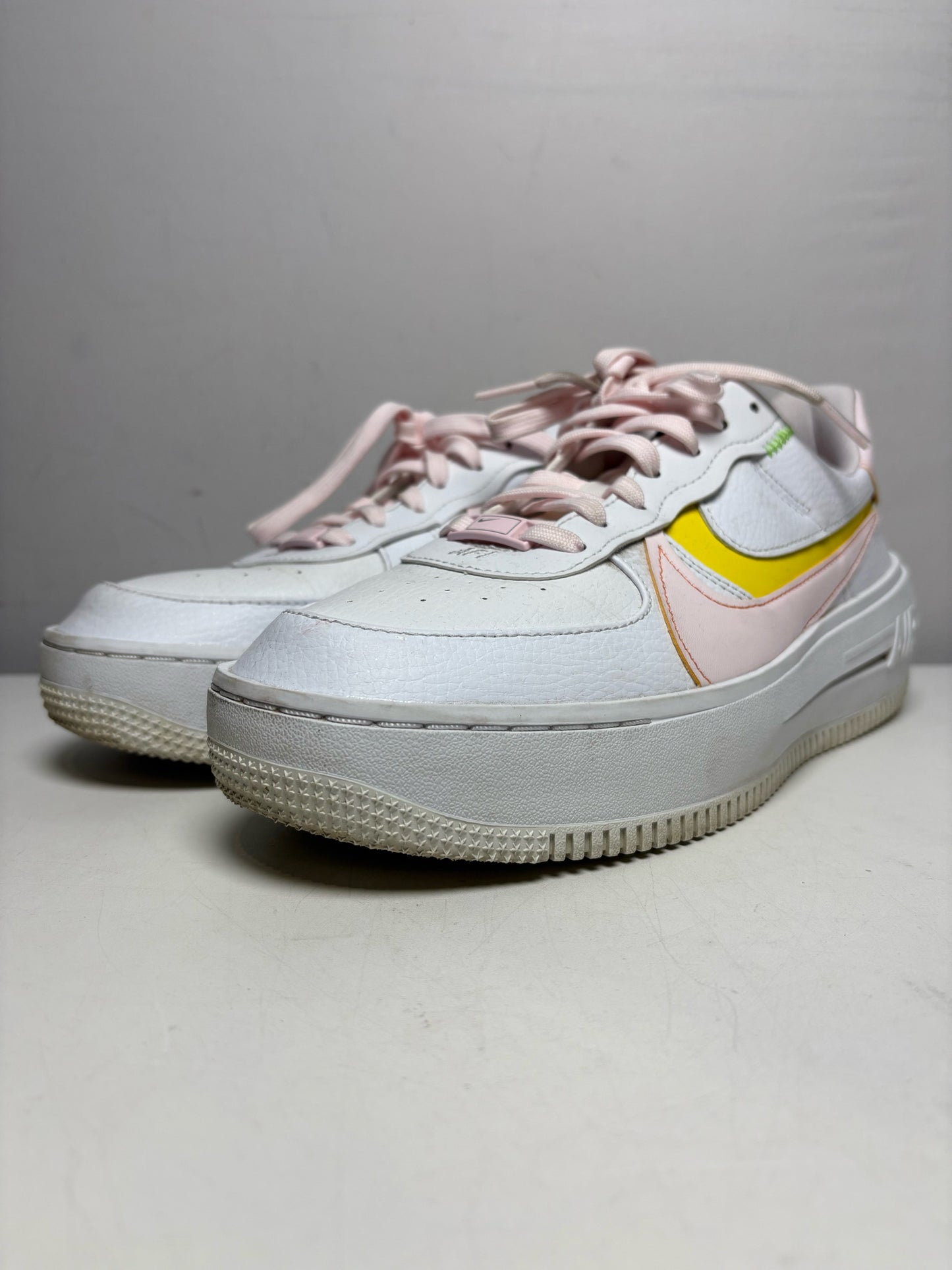 Women's Shoe Size 10.5 Nike Air Force 1 White Leather Pink Swoosh Pre-Owned Sneakers