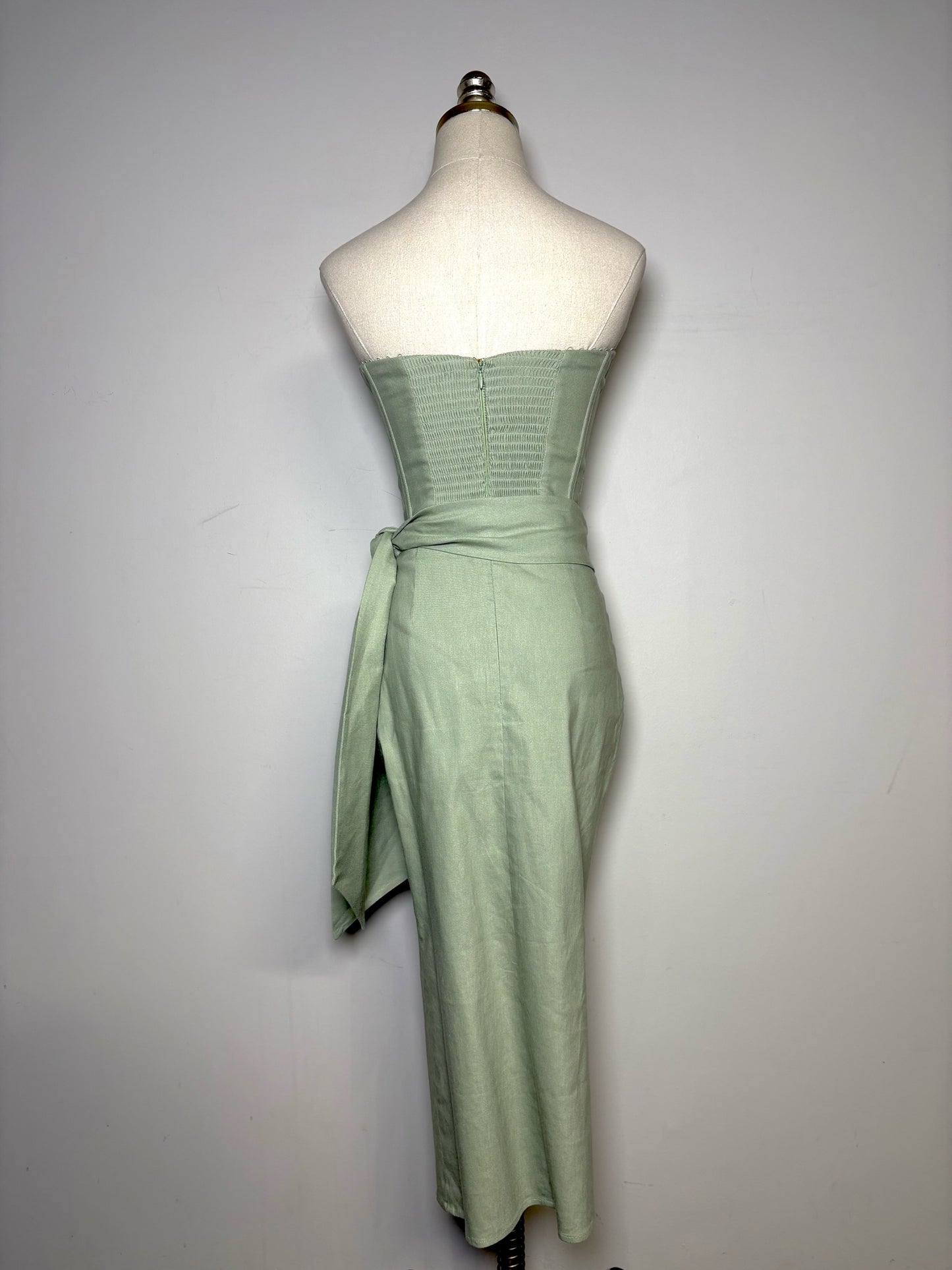 Women Size 2 (S) V. Chapman Liliana Sage Green Linen Blend Midi Dress