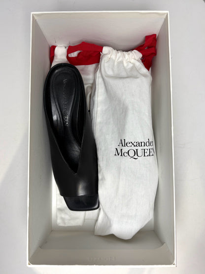 Women's Shoe Size 39 Alexander McQueen Armadillo 55 Black Leather Pre-Owned Mule Kitten Heels