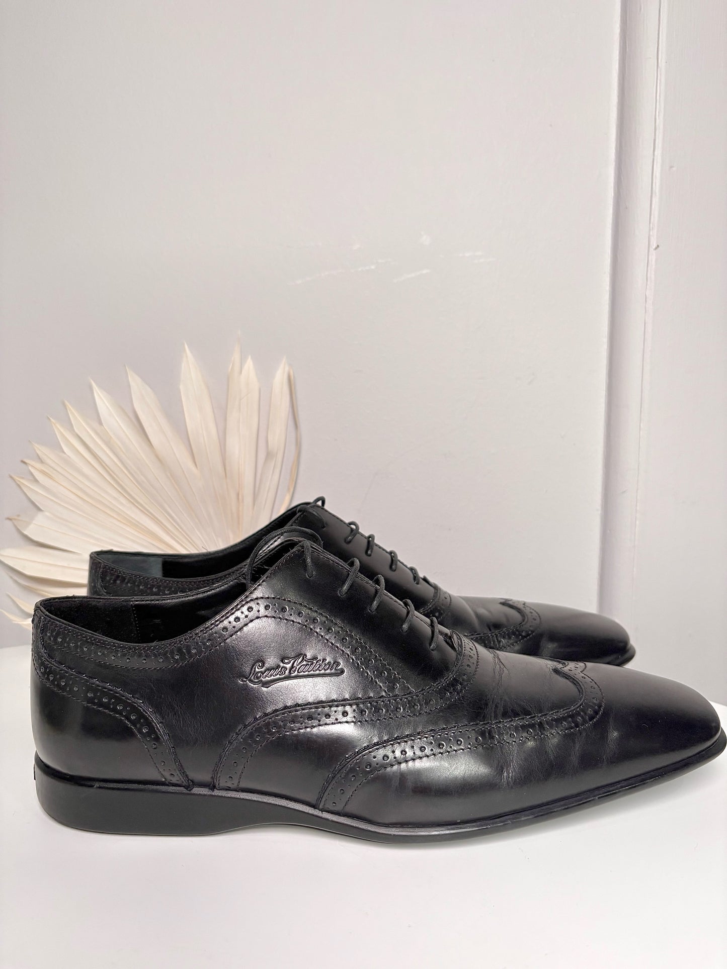 Louis Vuitton Black Leather Solid Size 8 Cowhide Men's Shoes