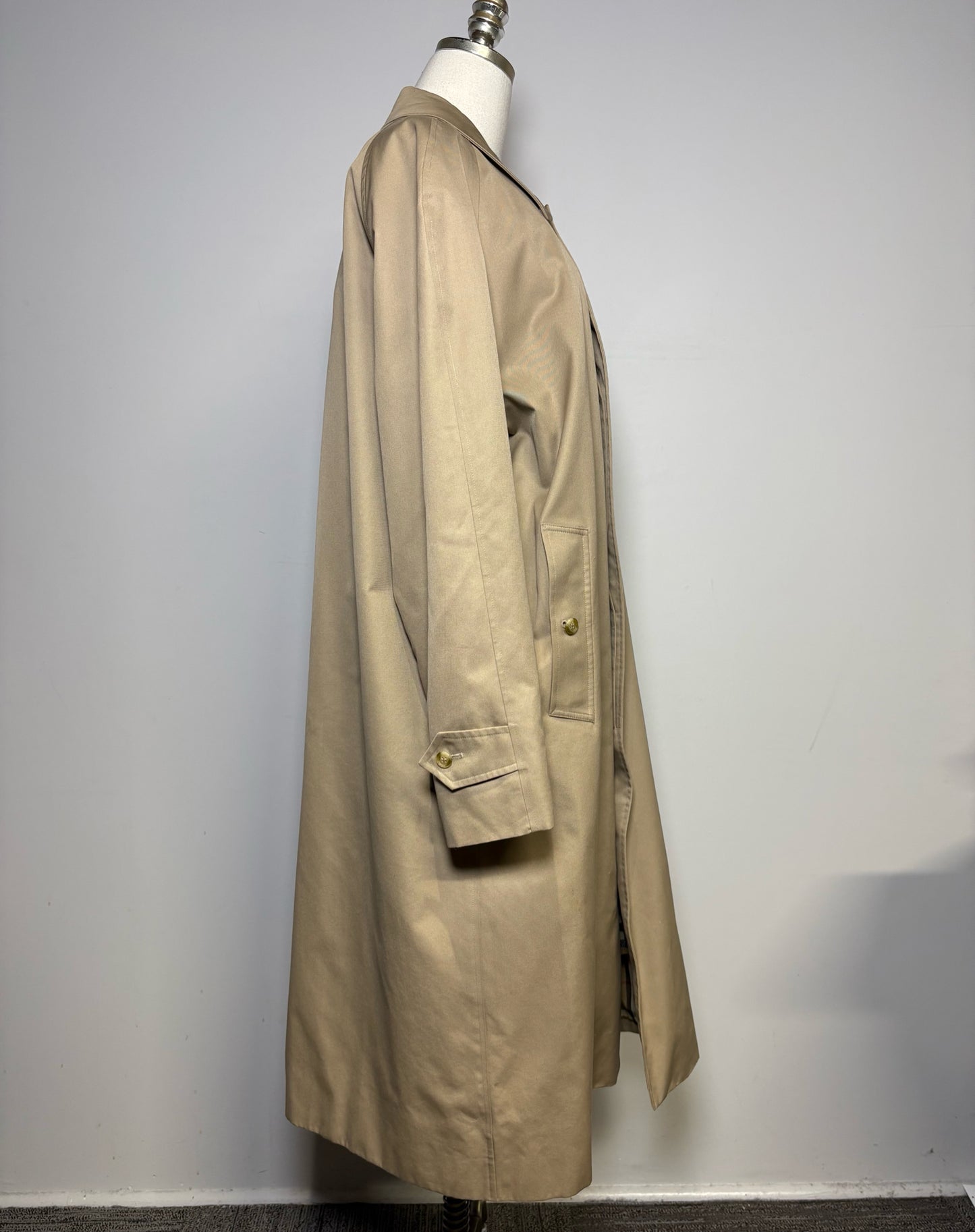 Burberrys' Khaki 51% Cotton, 49% Polyester Solid Men's Vintage Coat