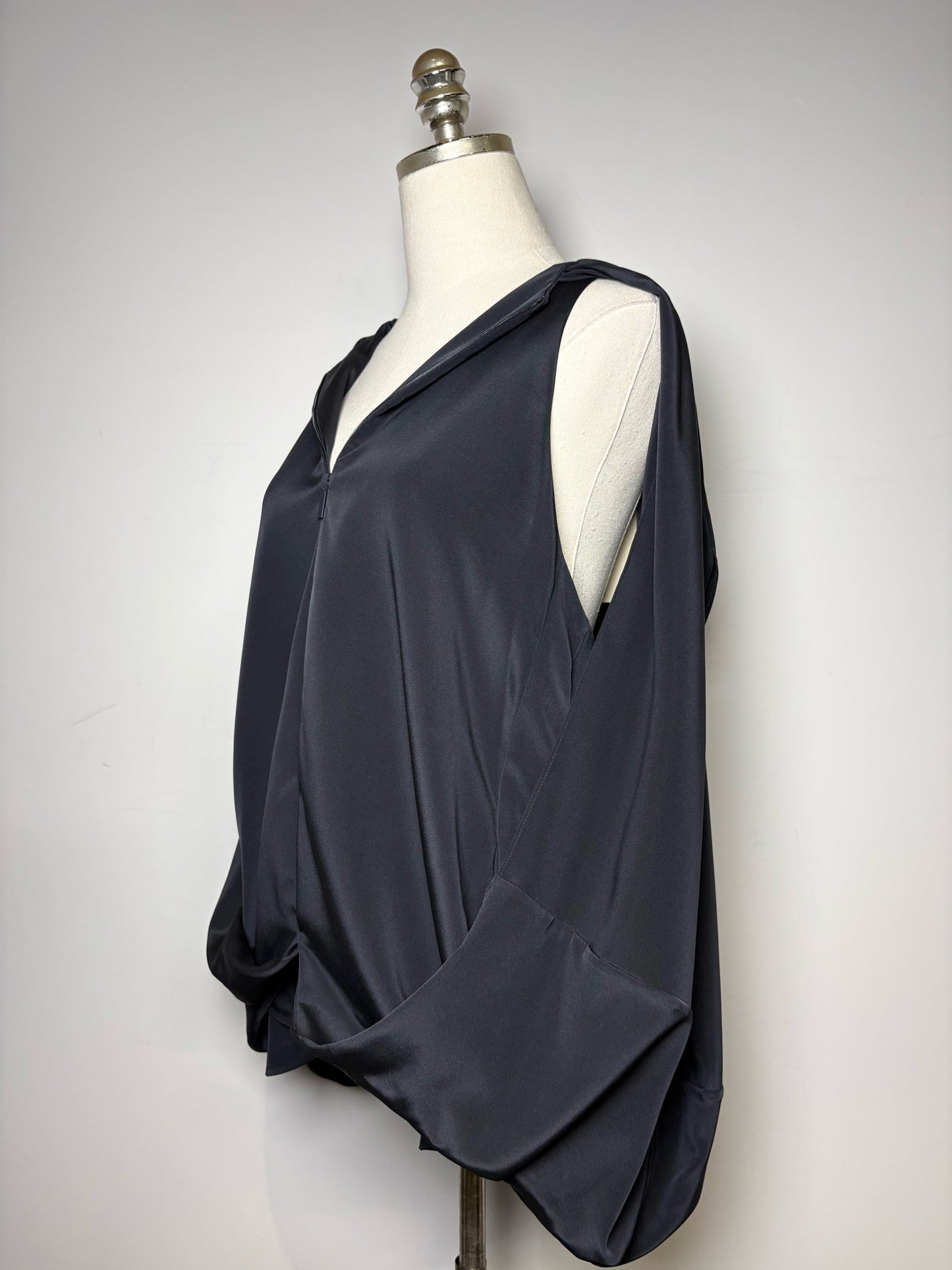 Women Size 8 Tibi Cocoon Layers Black Solid Blend NWT Pre-owned Top