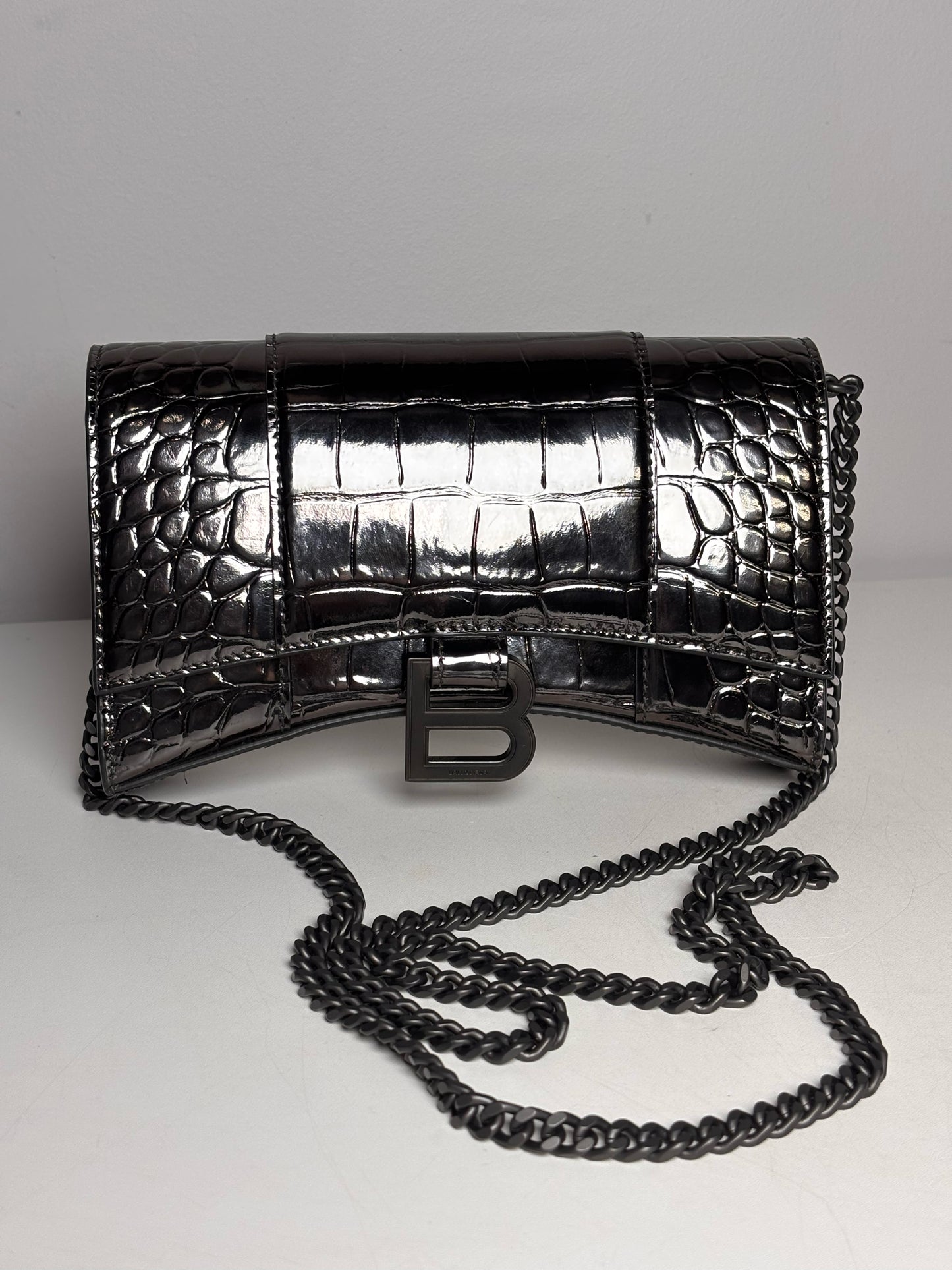Balenciaga Gunmetal Hourglass Wallet on Chain NWOT Pre-owned