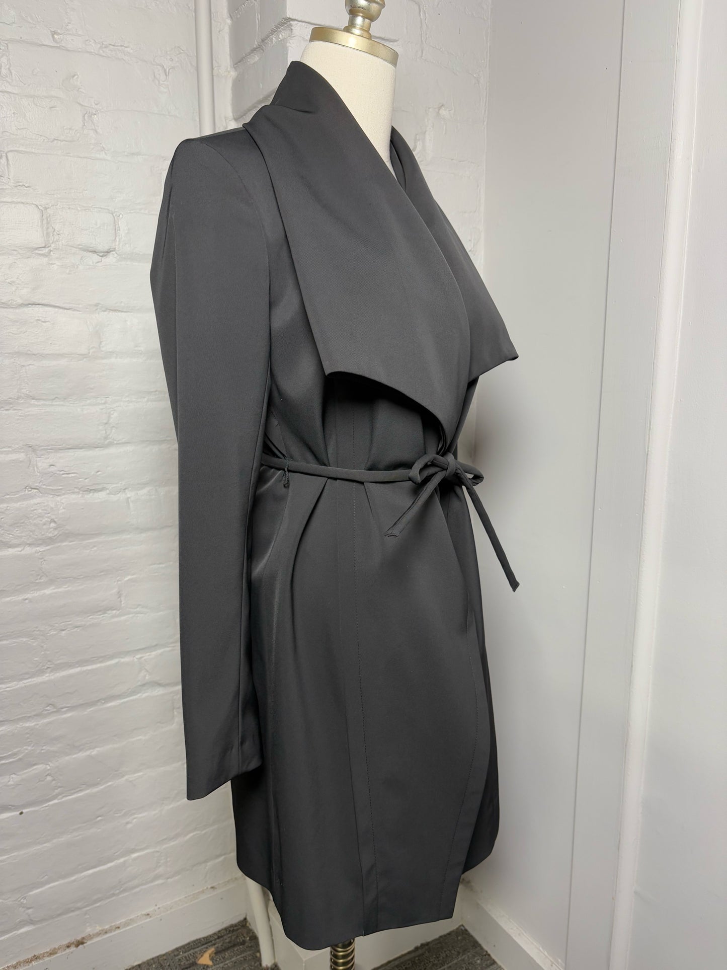 Women Size 0 Trina Trina Turk Black Solid Jacket