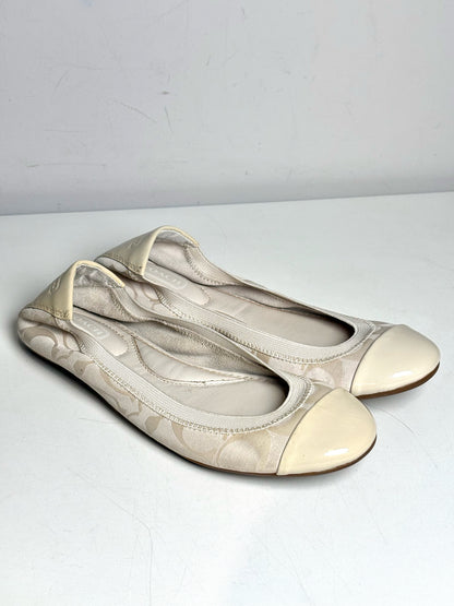 W Shoe Size 5.5 Coach Cream Canvas Patent Leather Trim Women's Pre-owned Flats