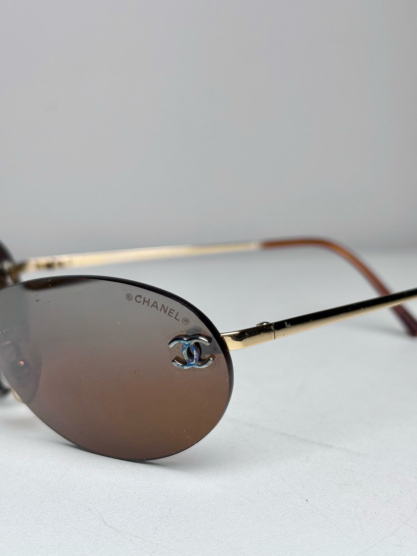 Chanel #4013 Rimless Vintage Y2K Pre-owned Gold Sunglasses