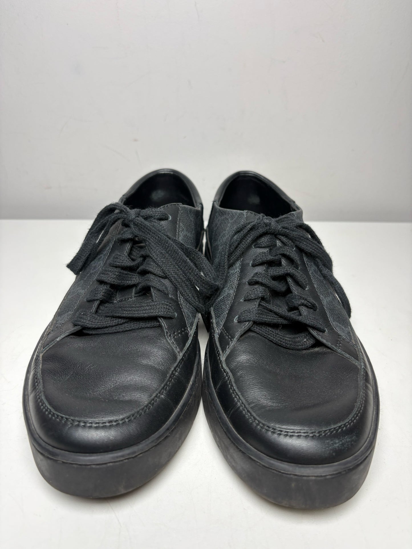 Men's Size 6.5 Authentic Gucci GG Canvas Low Grey & Black Monogram Pre-Owned Sneakers