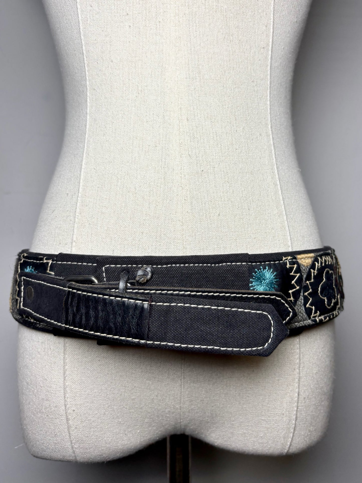 Women Dries Van Noten Leather, Cotton 80 (Small US) Embroidery Pre-owned Belt