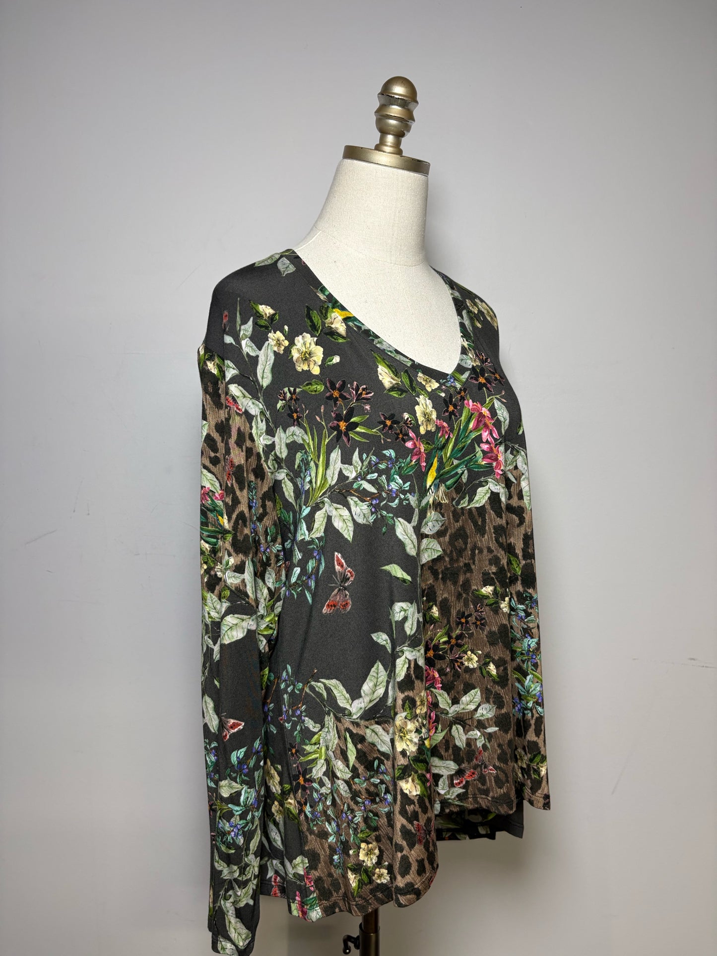 Women Size XXL Johnny Was Olive Green Floral & Animal Print Pre-Owned Long Sleeve Shirt