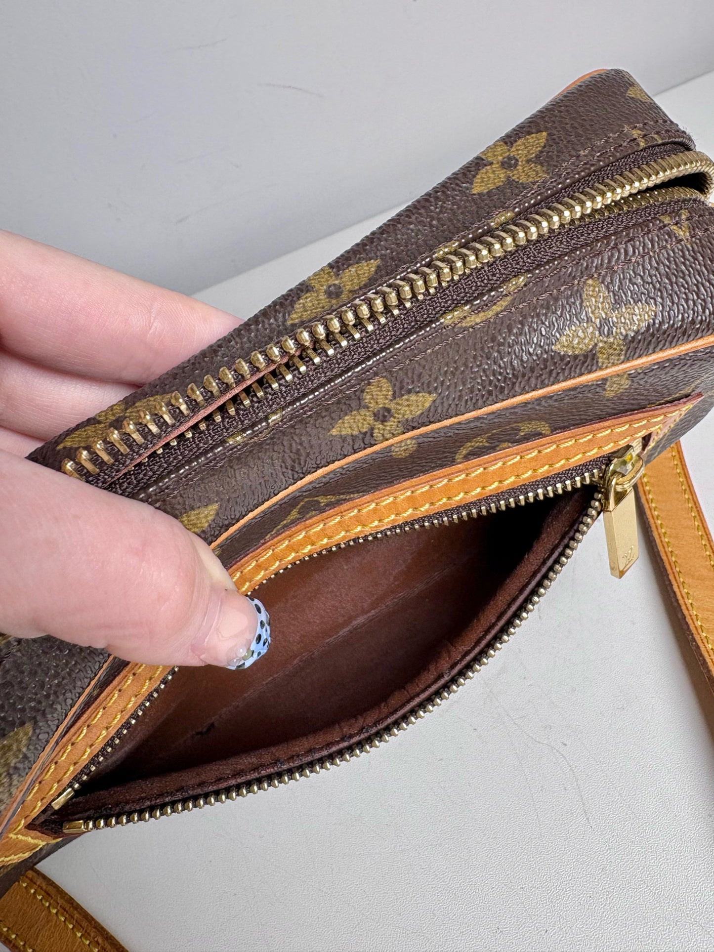 Louis Vuitton Cite Pochette PM Monogram Vintage Pre-owned Bag