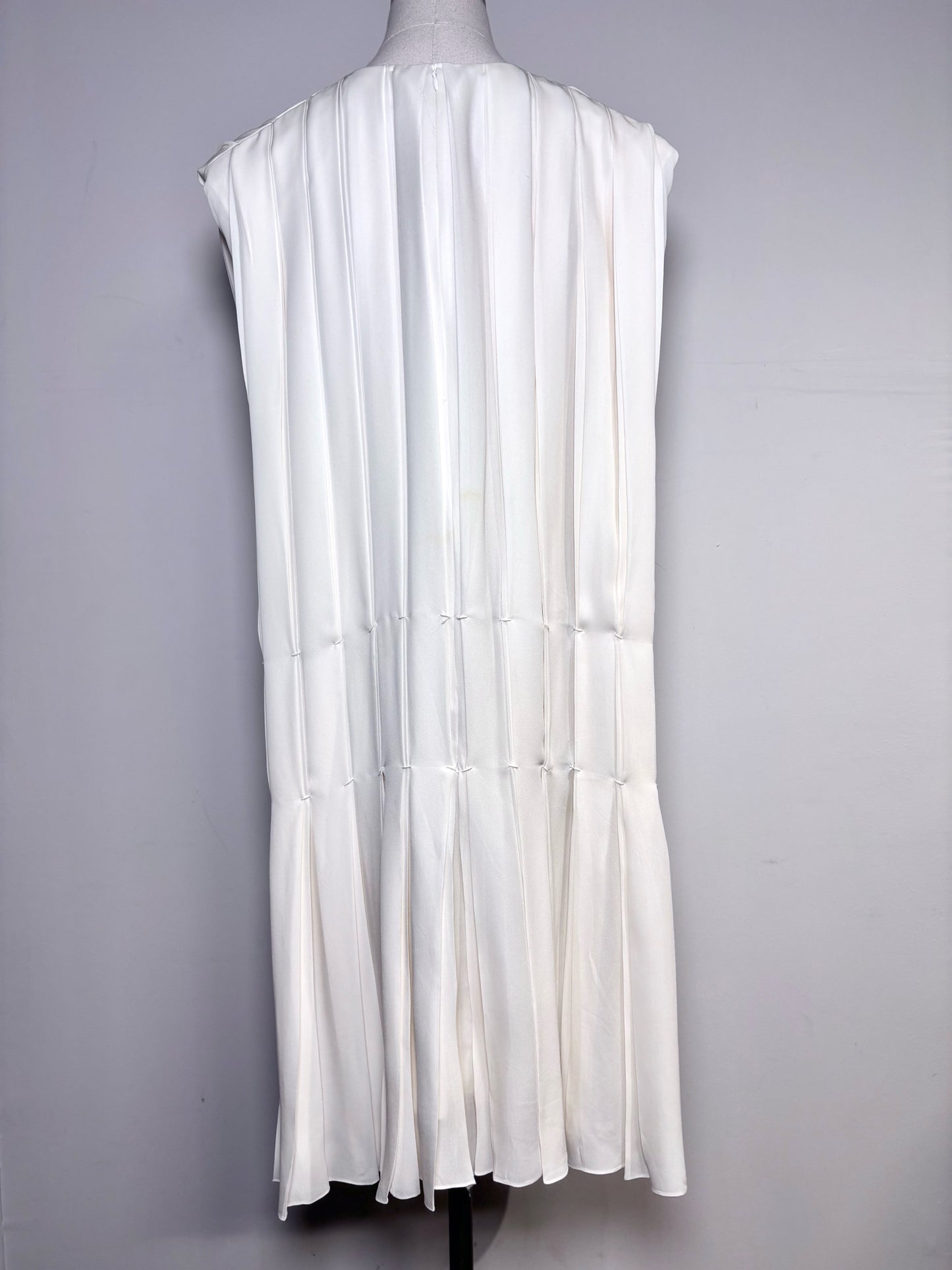 Women Size 8 Khaite Eggshell Blaz Pleated Silk Tent Dress