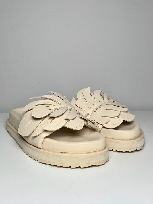 W Shoe Size 8 Farm Rio Monstera Ivory Vegan Leather Pre-owned Slip-ons