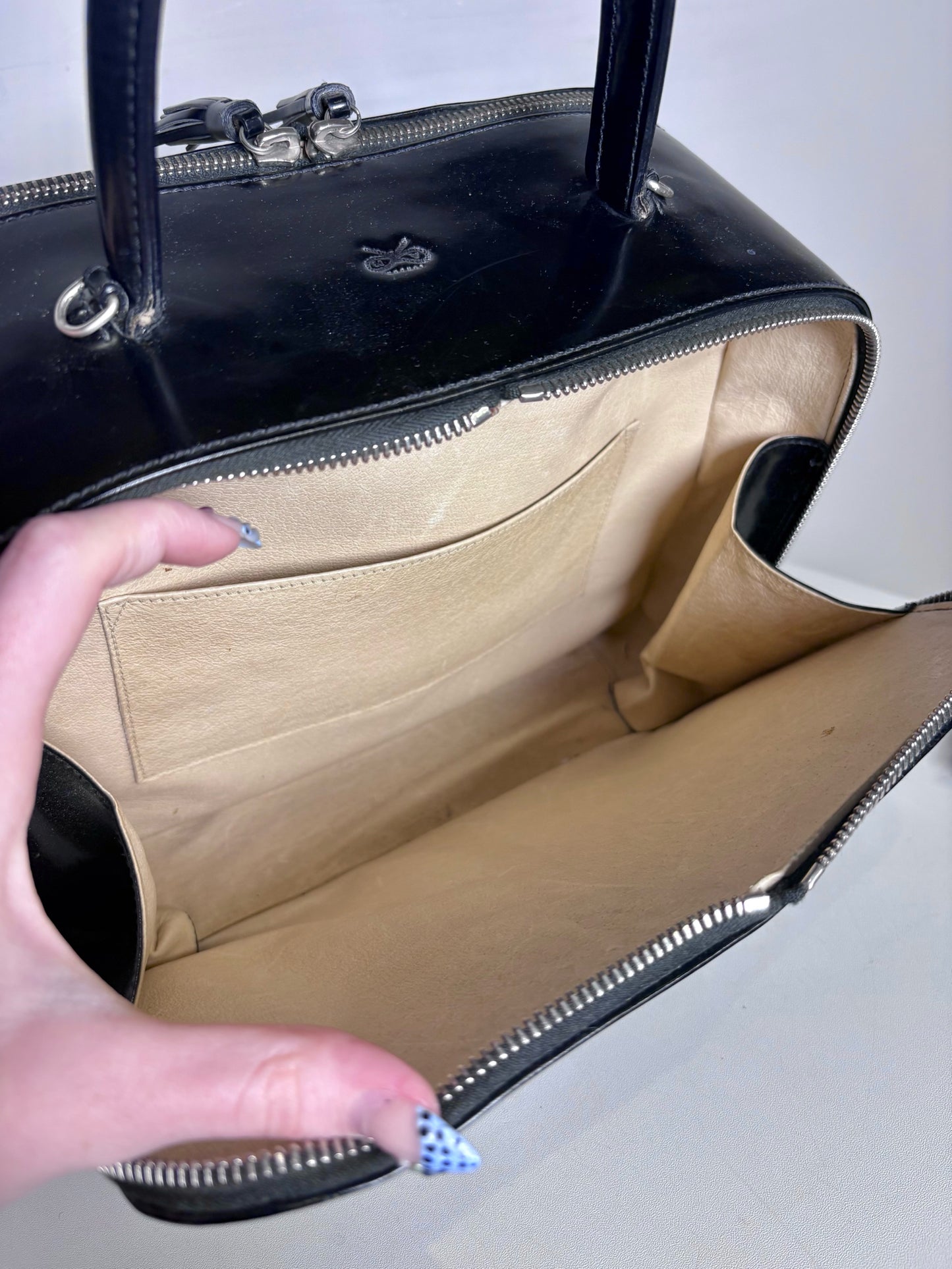 Anya Hindmarch London Solid Vintage Pre-owned Black Patent Purse