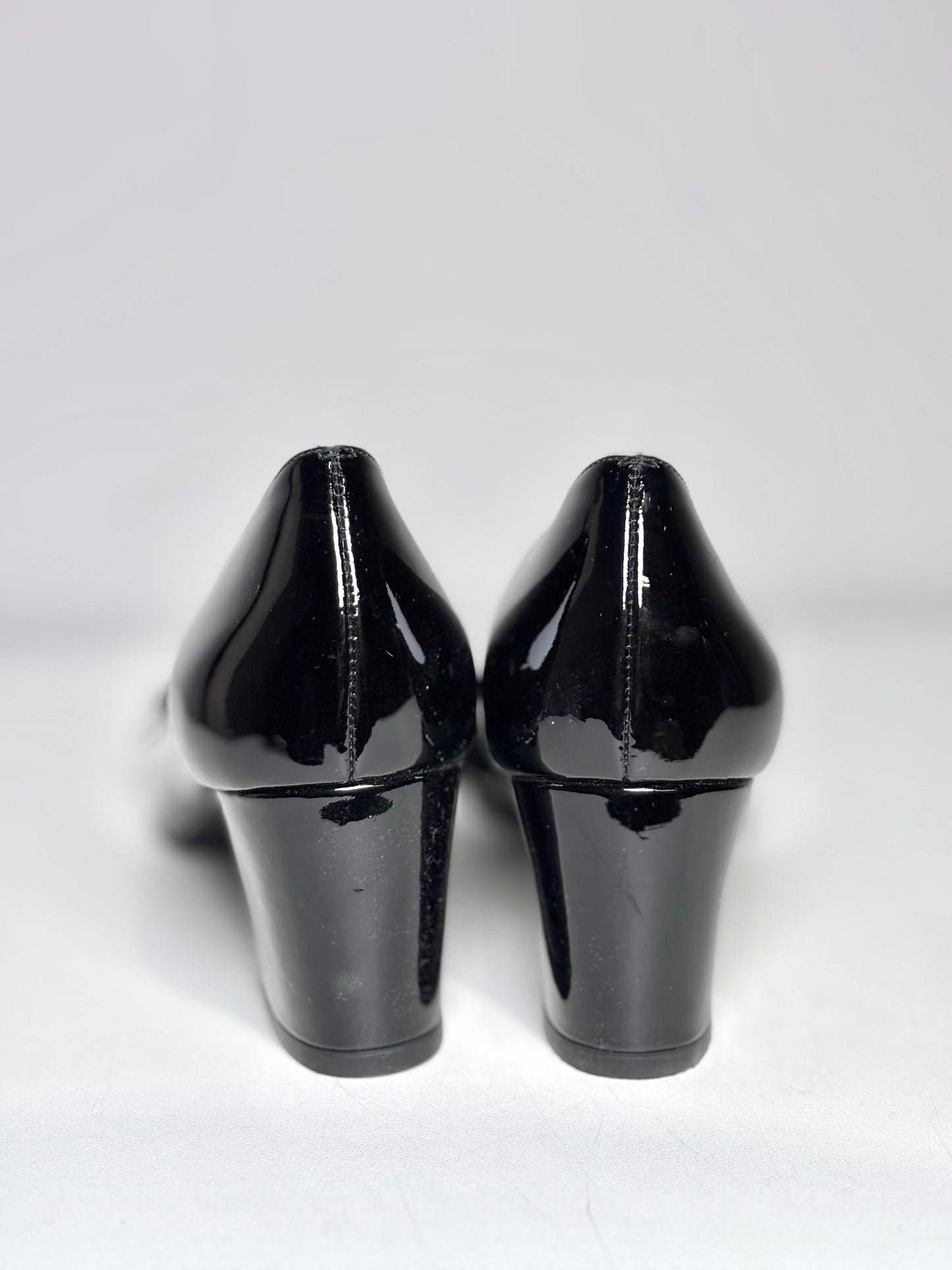 W Shoe Size 8.5N Stuart Weitzman Black Patent Leather Women's Pre-owned Pump
