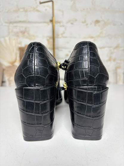 W Shoe Size 6 Vionic Black Leather NWT Heels