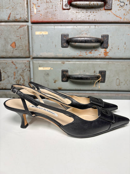 W Shoe Size 39.5 (8.5/9 US) Manolo Blahnik Black Leather Vintage Slingbacks