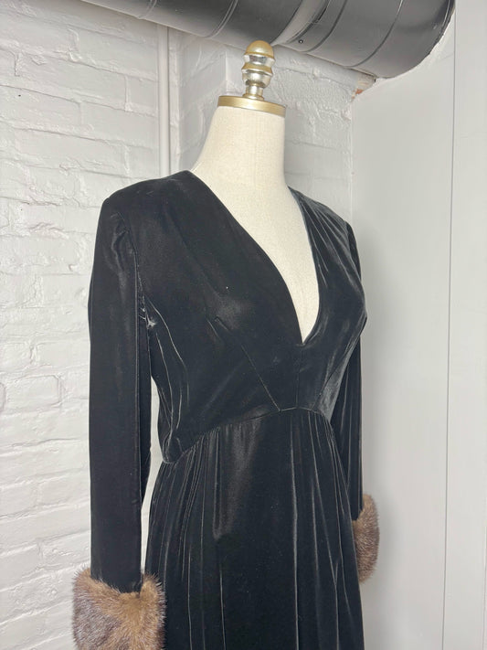 Women Size S (Estimate) No Label Black Solid Vintage Gown