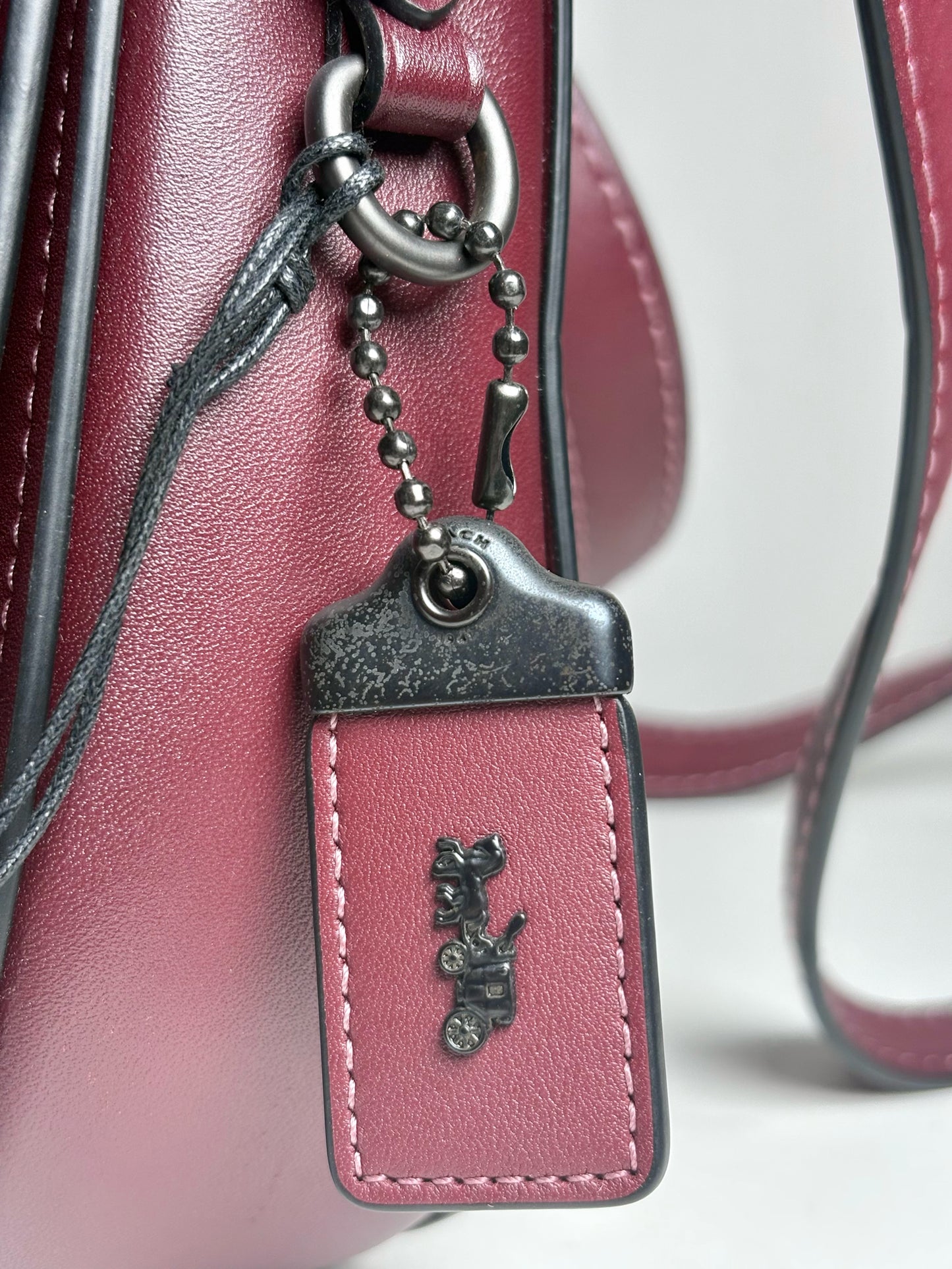 Women's Coach 20115 Pearls, Grommets Leather Pre-owned Bordeaux Saddle Bag