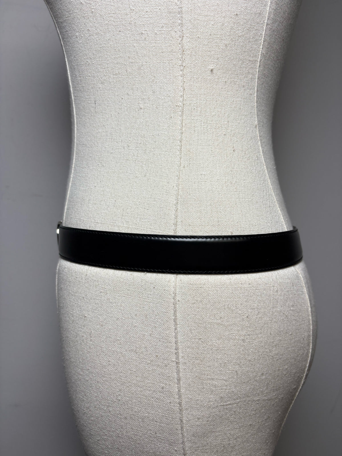 Women's Authentic Salvatore Ferragamo Gancini Black Leather Silver-Tone Buckle Pre-Owned Belt