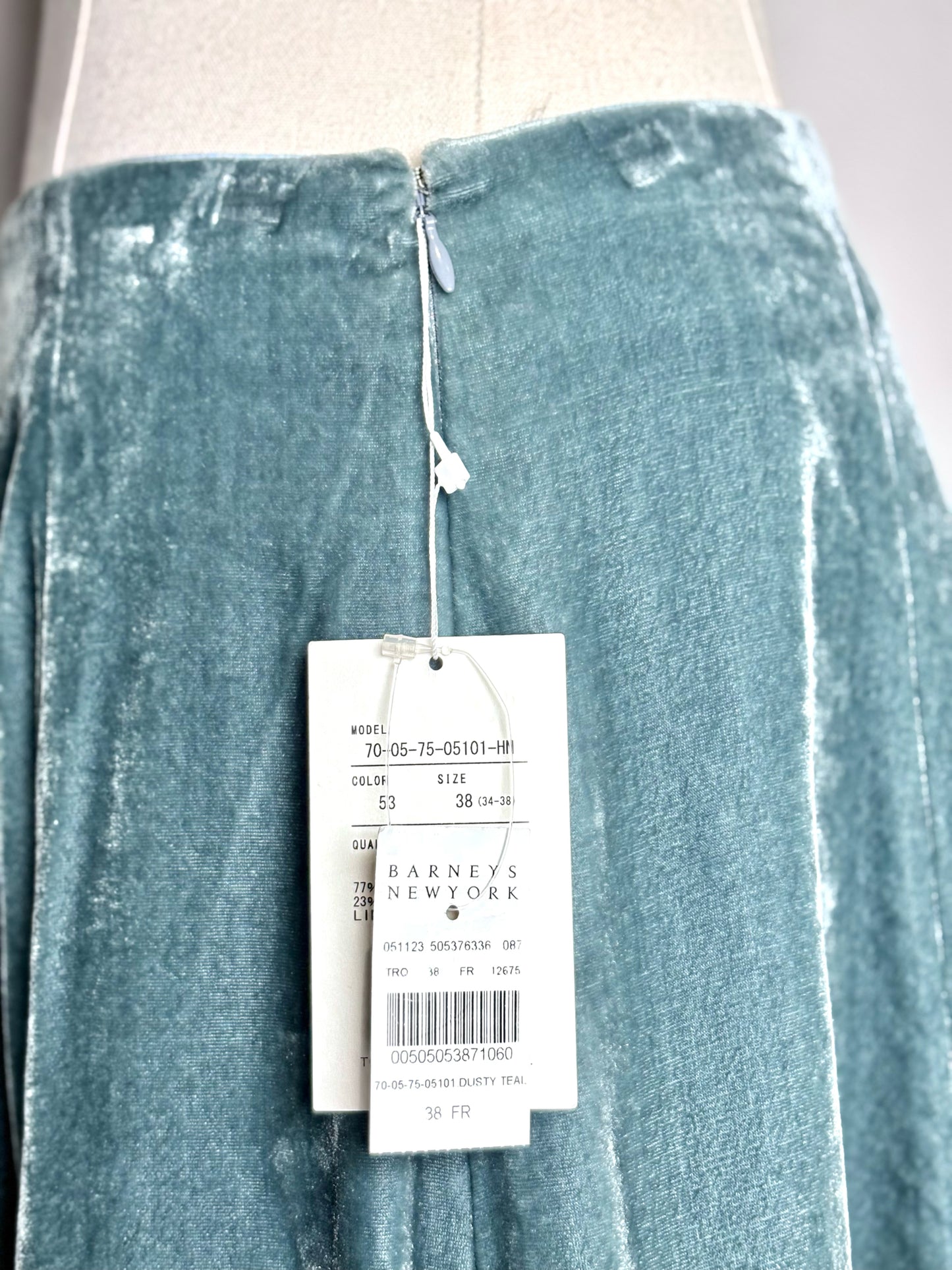 Women Size 38 (M US) Tomorrowland Seafoam Green Velvet Pre-owned, NWT Skirt