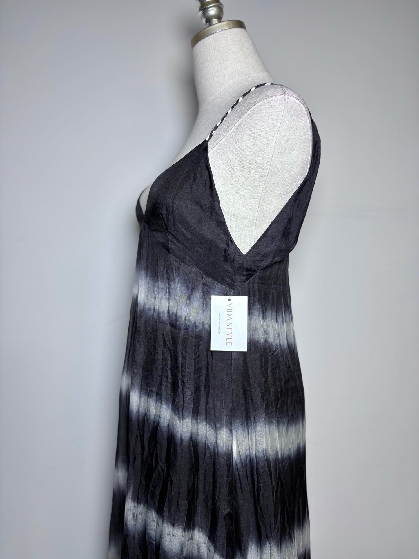 Women Size 2 Diane Von Furstenberg Black/White Tie-dyed 100% Silk Dress