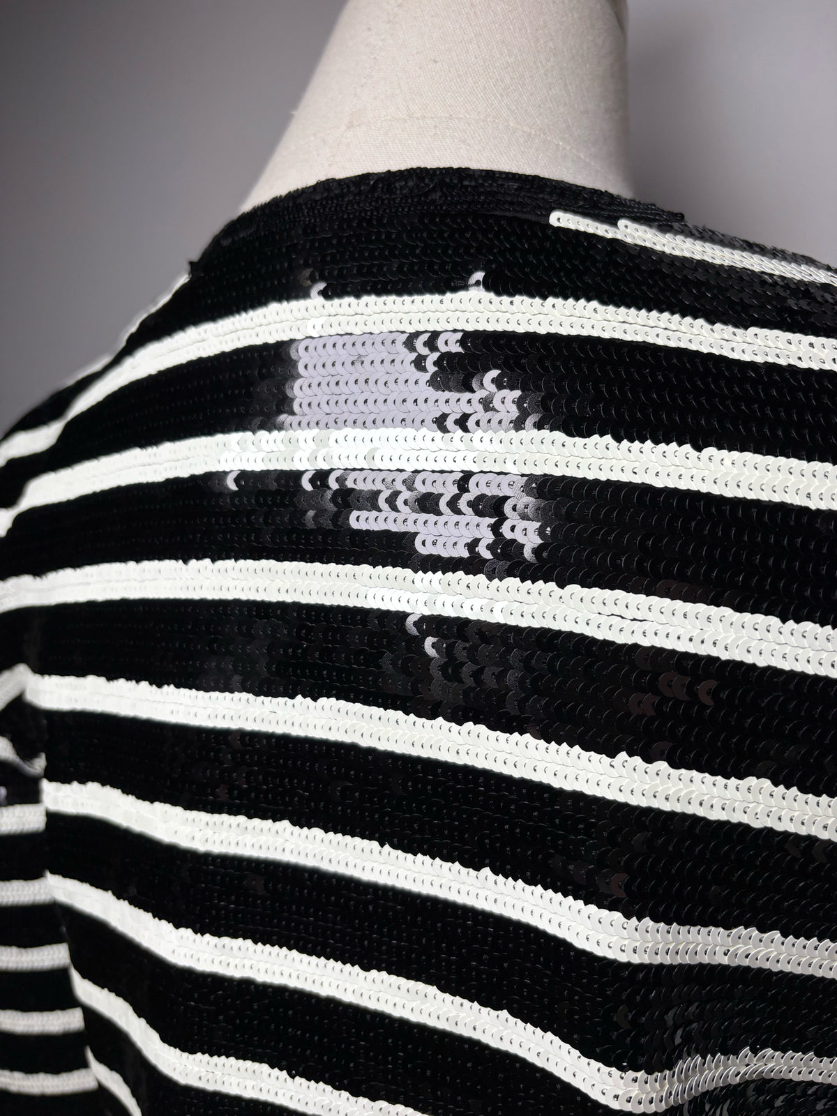 Women's Size 2 Veronica Beard Mickey Black White Striped Sequin NWT Pre-Owned Cropped Jacket
