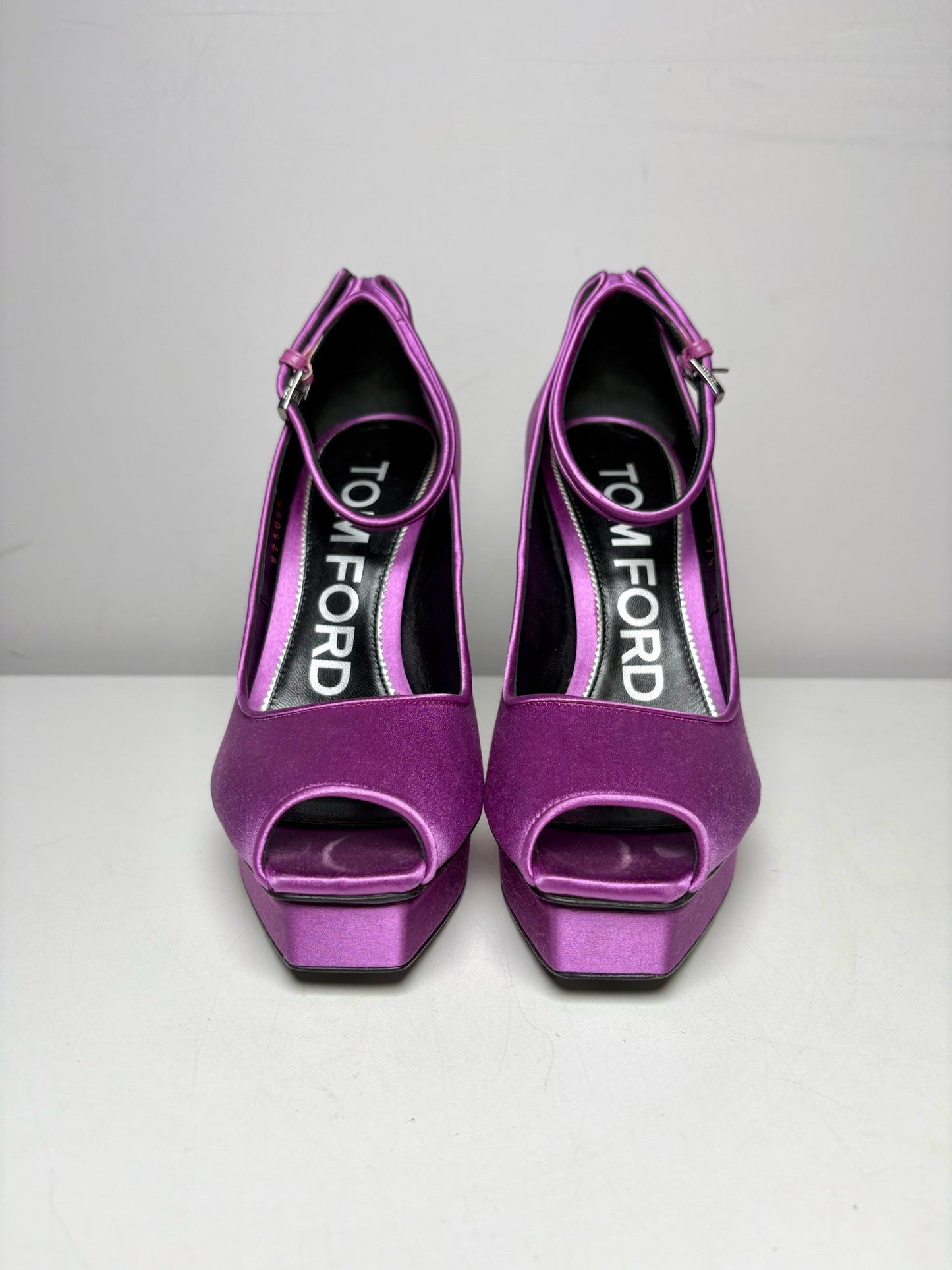 W Shoe Size 37.5 (7.5) Tom Ford Purple Satin Platform Pre-owned Heels