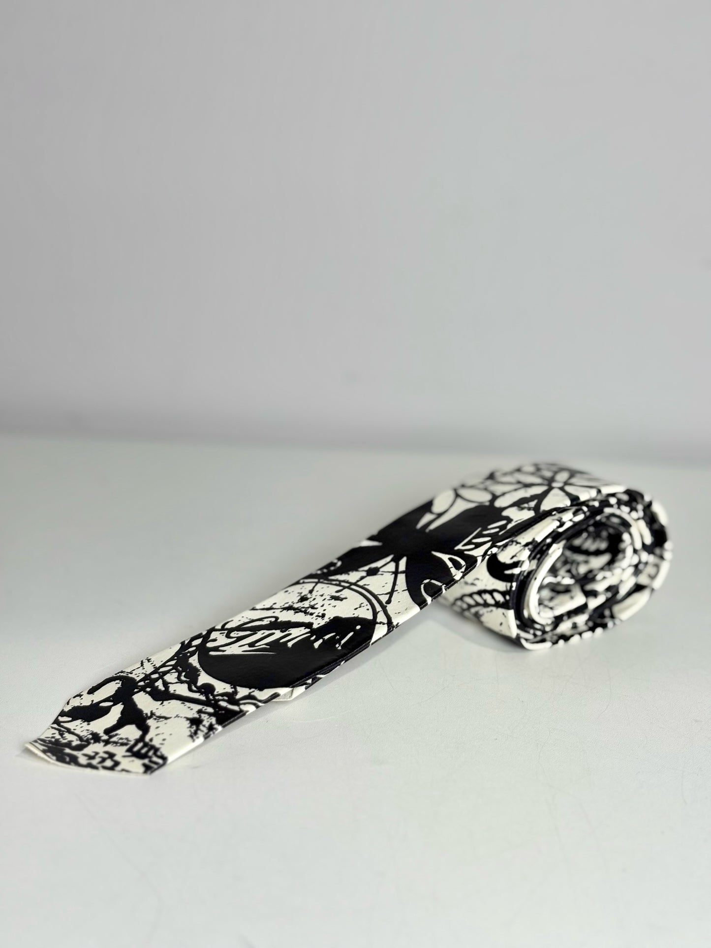 Gucci Off-white, Black Leather Geometric Print Men's Tie