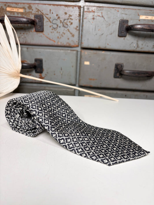 Hermes Black & White 100% Silk Leaves Men's Tie