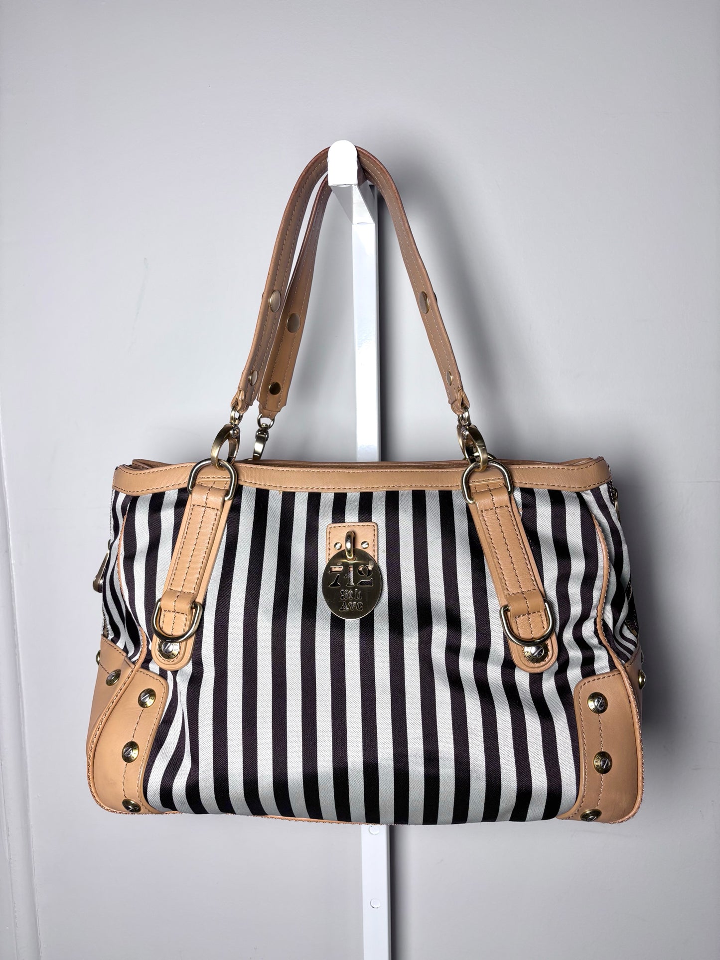 henri bendel travel tote bag Henri Bendel Signature Centennial Strip 712 5th Ave Tote Pre-owned Purse