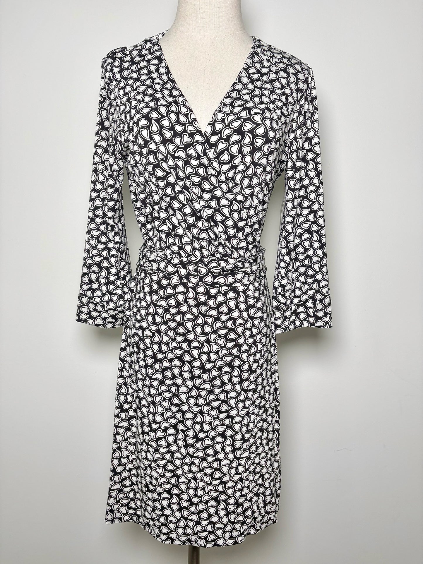 Women Size 10 Diane Von Furstenberg Black, White Hearts Dress