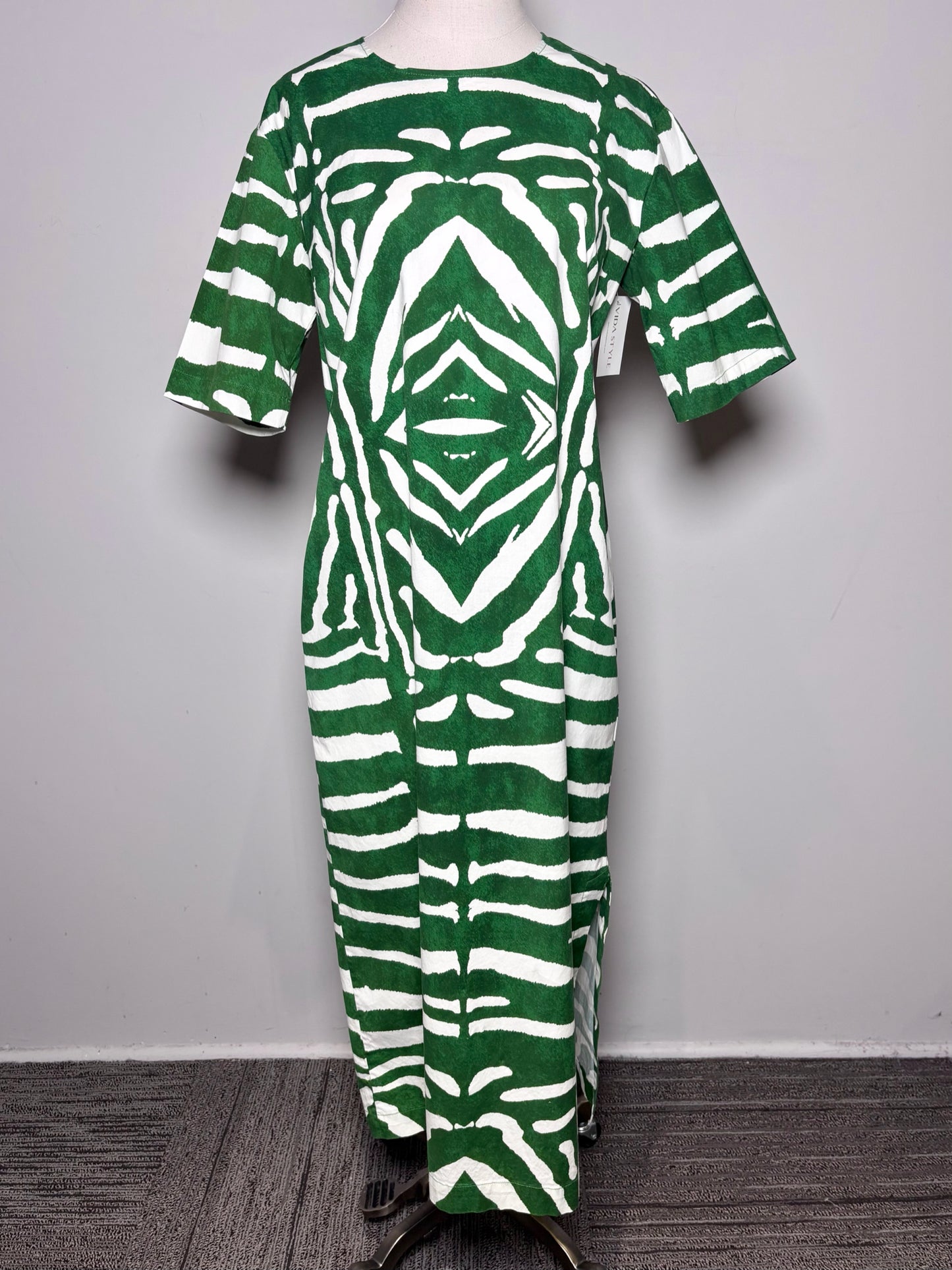 Women Size 6 (M) Samantha Sung Green, White Geometric Print Pre-owned Midi Dress