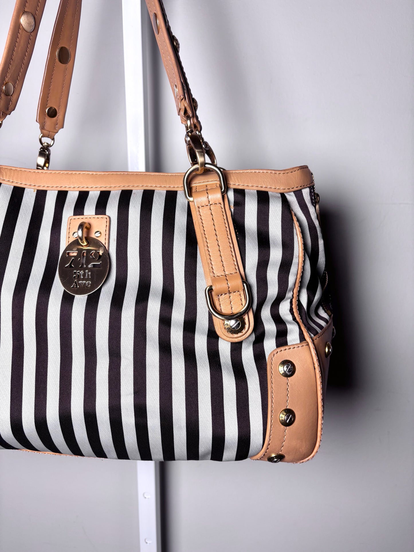 Henri Bendel Signature Centennial Strip 712 5th Ave Tote Pre-owned Purse