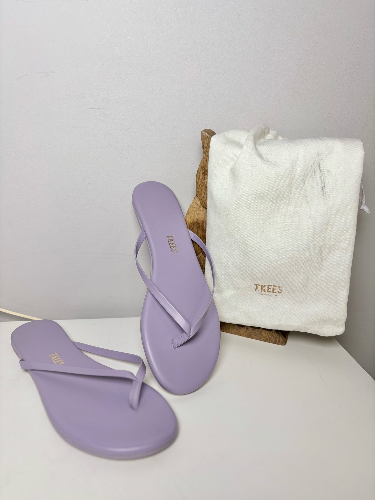 W Shoe Size 8 Tkees Lavender Leather Nappa Flip Flops