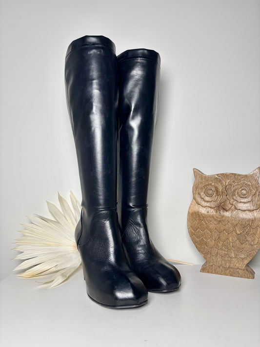 W Shoe Size 8 John Fluevog Black Leather Cowhide Boots