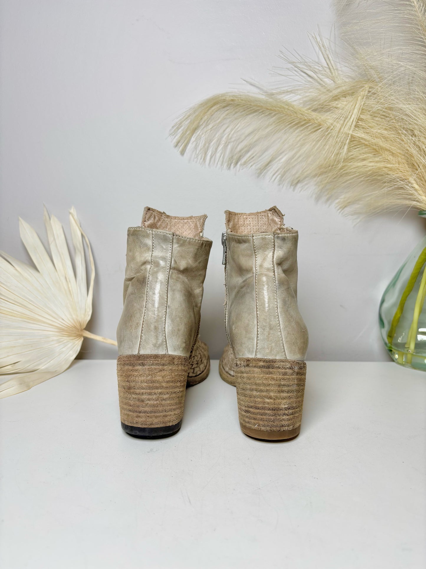 W Shoe Size 6 Officine Creative Bone Leather Cowhide Boots