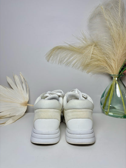 W Shoe Size 9.5 Chanel White Leather Suede Tennis shoes